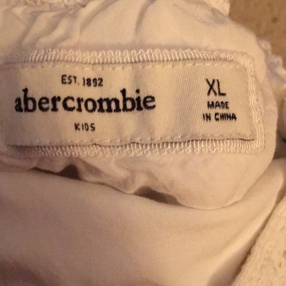 White skirt - Picture 2 of 3